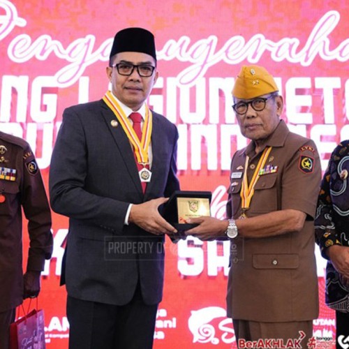 Wali Kota Andi Harun Terima Penghargaan Tertinggi Bintang LVRI dari Legiun Veteran Indonesia, di Kaltim Hanya 3 Orang