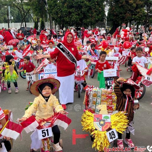 Apresiasi kreativitas Peserta Lomba Sepeda Hias, Rinda: Menang Kalah, Kalian Semua Terbaik