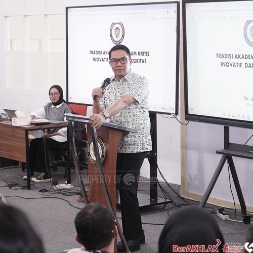 Wali Kota Samarinda Sampaikan Orasi Ilmiah di Masta Mahasiswa Baru Magister Hukum UMKT
