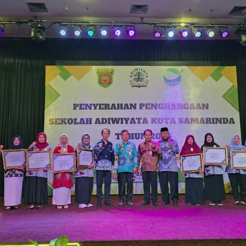 Wujudkan Sekolah Hijau, Pemkot Anugerahkan Penghargaan Adiwiyata 2025 Bagi 17 Sekolah di Samarinda