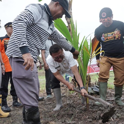 Hadiri Penghijauan Kelompok Tani Rahayu, Wakil Wali Kota Saefuddin Zuhri Dorong Penanaman Pohon Berkelanjutan