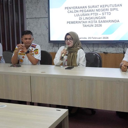 BKPSDM Samarinda Serahkan SK, 14 CPNS PTDI-STTD Resmi Mengabdi