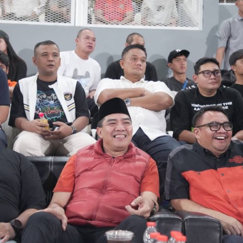 Andi Harun–Saefuddin Zuhri Menyatu dengan Suporter, Dukung Borneo FC di Stadion Segiri