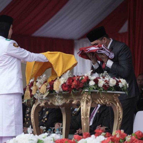 Menjelang Senja di Segiri, Enam Pelajar Samarinda Tuntaskan Misi Terakhir Sang Merah Putih