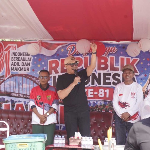 Andi Harun Semarakkan Jalan Santai HUT RI di Sidodamai