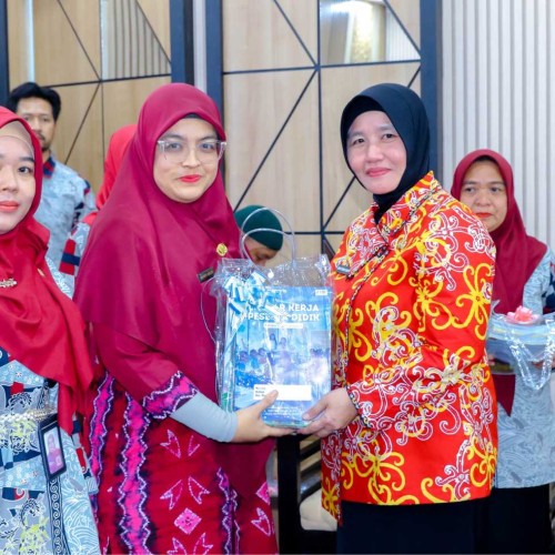 Pemkot Samarinda Salurkan 687.755 Buku LKPD untuk 90.456 Siswa SD dan SMP Negeri