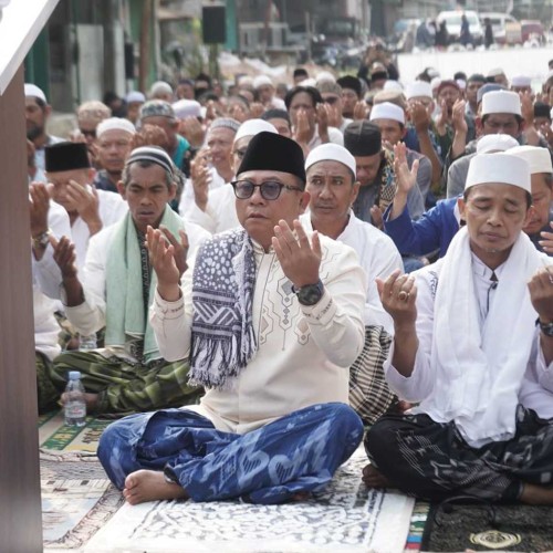 Salat Istisqa Bersama Warga Damanhuri, Wawali Ajak Muhasabah dan Berdoa Memohon Hujan